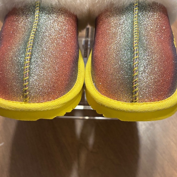 UGG Cozy II Glitter Slippers with Yellow and Multicolor Design - Picture 7 of 9